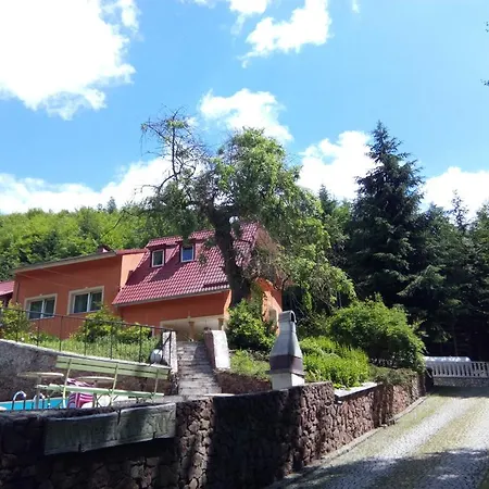 Dworek Lesny Nocleg ze śniadaniem *