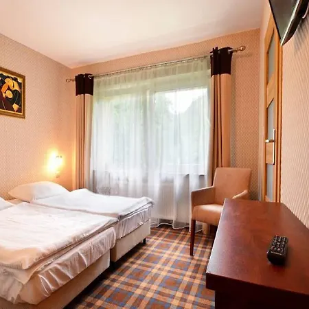 Bed & Breakfast Dworek Lesny