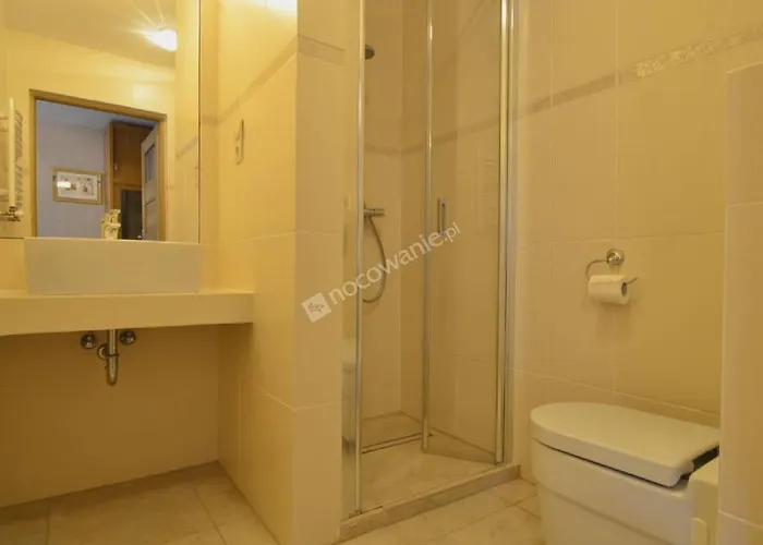 Bed & Breakfast Dworek Lesny