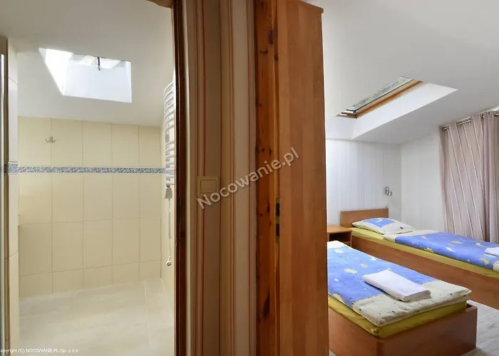 Bed & Breakfast Dworek Lesny