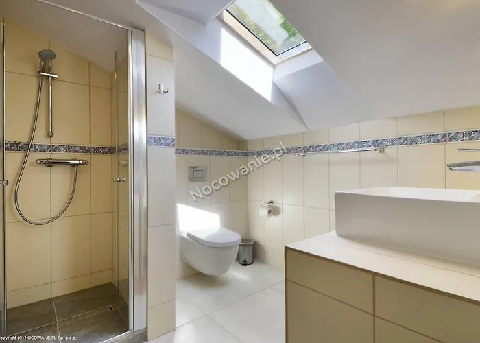 Bed & Breakfast Dworek Lesny