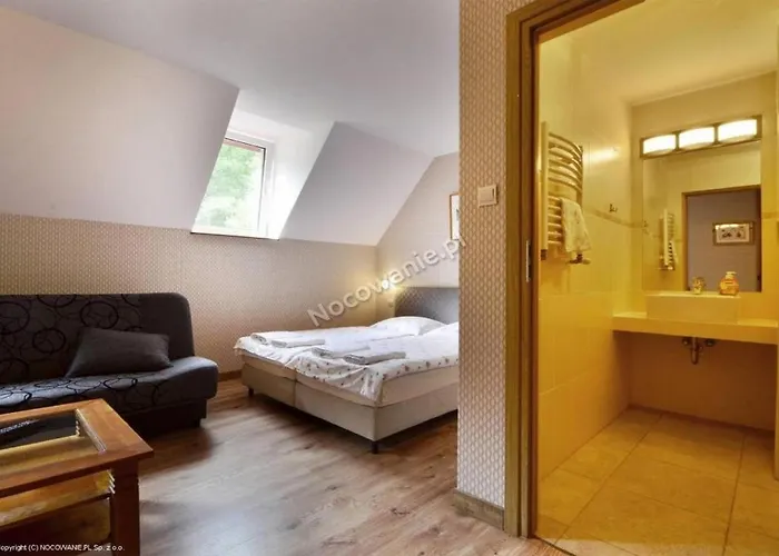 Dworek Lesny Bed & Breakfast